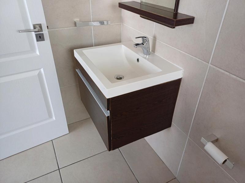 To Let 1 Bedroom Property for Rent in De Velde Western Cape